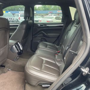 2016 Porsche CAYENNE BASE thumbnail 33