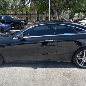 MERCEDES-BENZ E-CLASS - 4