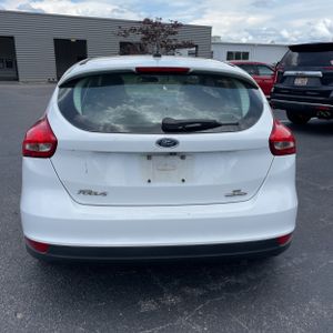 FORD FOCUS SE - 7