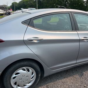 صورة 9 لـ 2016 Hyundai ELANTRA SE