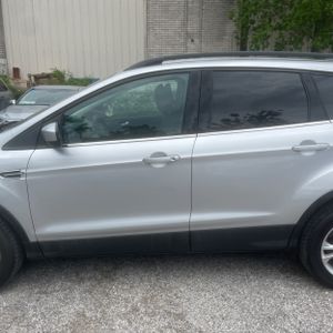 FORD ESCAPE SE - 4
