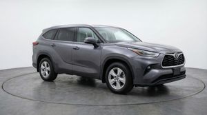 2025 Toyota HIGHLANDER LE photo 1