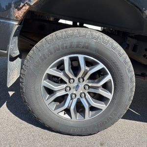 2013 FORD F-150 STX — миниатюра 19
