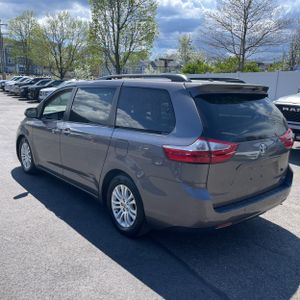 TOYOTA SIENNA - 5