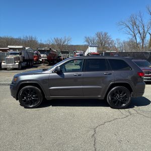 JEEP GRAND CHEROKEE LAREDO X - 3