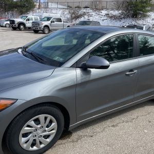 HYUNDAI ELANTRA SE - 2