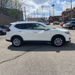 NISSAN ROGUE SV - 10