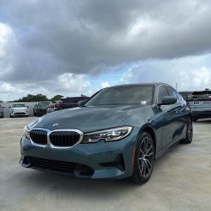 BMW 3 Series 330i - 1