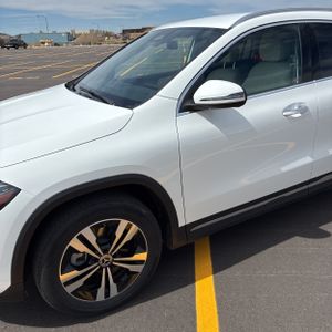MERCEDES-BENZ GLA - 2