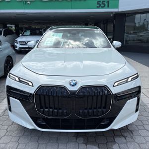 صورة مصغرة 13 لـ 2025 BMW I7 EDRIVE50