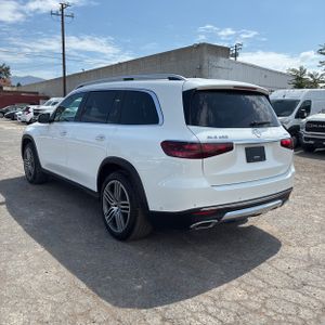 2025 Mercedes-BENZ GLS photo 5