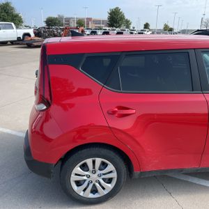 2021 KIA SOUL LX — фото 9