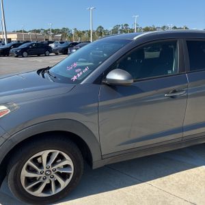 HYUNDAI TUCSON SE - 2