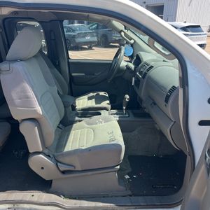 2013 Nissan FRONTIER S thumbnail 32