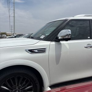 2022 Infiniti QX80 SENSORY 照片 2