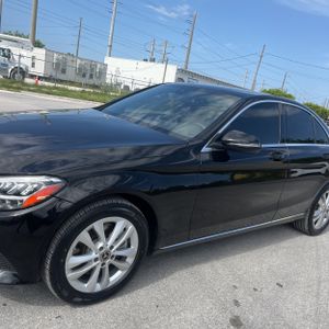 2019 Mercedes-BENZ C-CLASS photo 2
