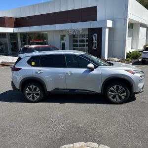 NISSAN ROGUE SV - 10