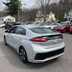 HYUNDAI IONIQ HYBRID SEL - 4