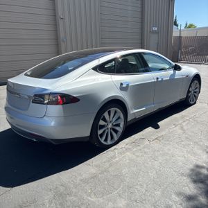 TESLA MODEL S BASE - 8