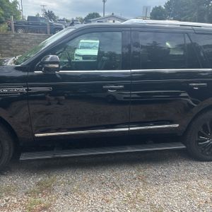 صورة 4 لـ 2021 Lincoln NAVIGATOR RESERVE