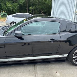 FORD MUSTANG V6 - 4
