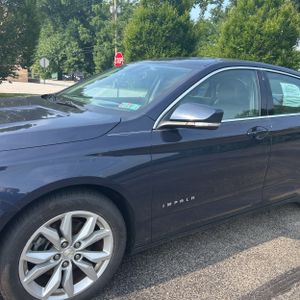 2017 Chevrolet IMPALA LT 照片 2