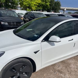 TESLA MODEL 3 BASE - 2