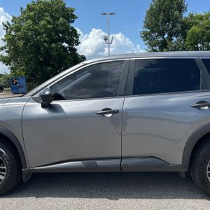 2021 Nissan ROGUE S — фото 4