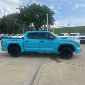 TOYOTA TUNDRA - 10