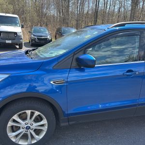 FORD ESCAPE SE - 2