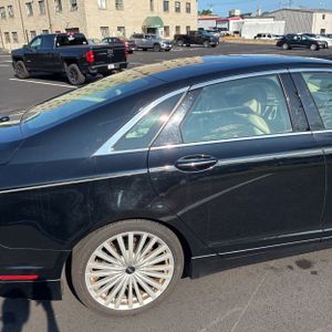 2017 Lincoln MKZ HYBRID RESERVE photo 9
