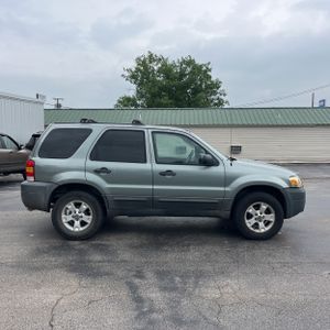 FORD ESCAPE XLT - 10