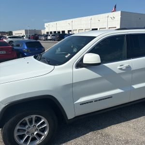 صورة 2 لـ 2018 JEEP GRAND CHEROKEE LAREDO E