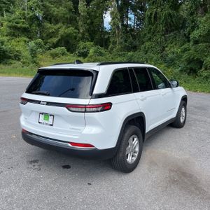 2024 JEEP GRAND CHEROKEE LAREDO 照片 8