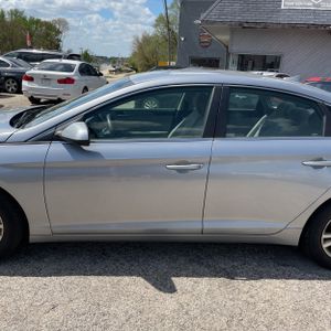 HYUNDAI SONATA SE - 4