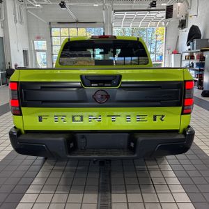 NISSAN FRONTIER CREW CAB PRO-4X 4X4 - 6