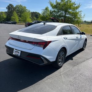 HYUNDAI ELANTRA SEL - 8