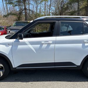 HYUNDAI VENUE LIMITED - 4