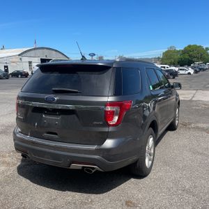FORD EXPLORER XLT - 8
