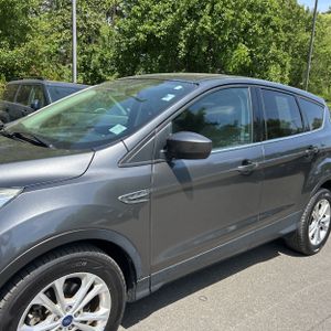 FORD ESCAPE SE - 2