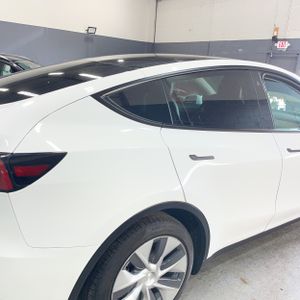 TESLA MODEL Y LONG RANGE - 9