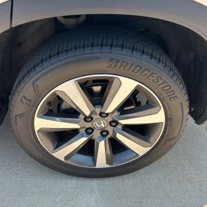 2025 Honda PILOT TOURING — миниатюра 18