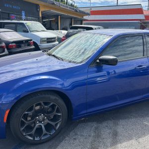 2019 Chrysler 300 TOURING 照片 2