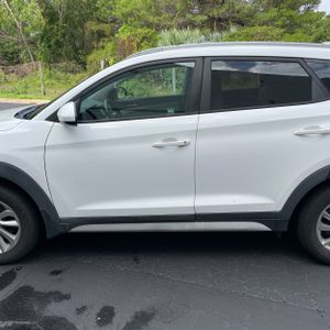 HYUNDAI TUCSON SEL - 4