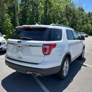 FORD EXPLORER XLT - 7