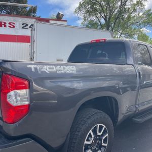 TOYOTA TUNDRA - 8