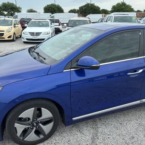 HYUNDAI IONIQ HYBRID LIMITED - 2