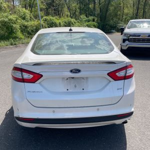 FORD FUSION SE - 7