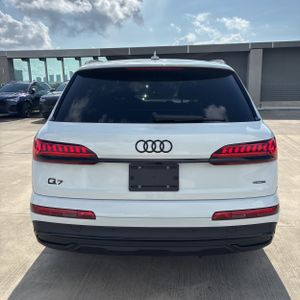صورة 7 لـ 2024 AUDI Q7 PRESTIGE