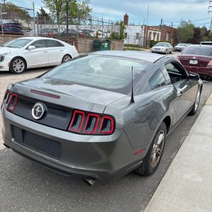 FORD MUSTANG V6 - 8